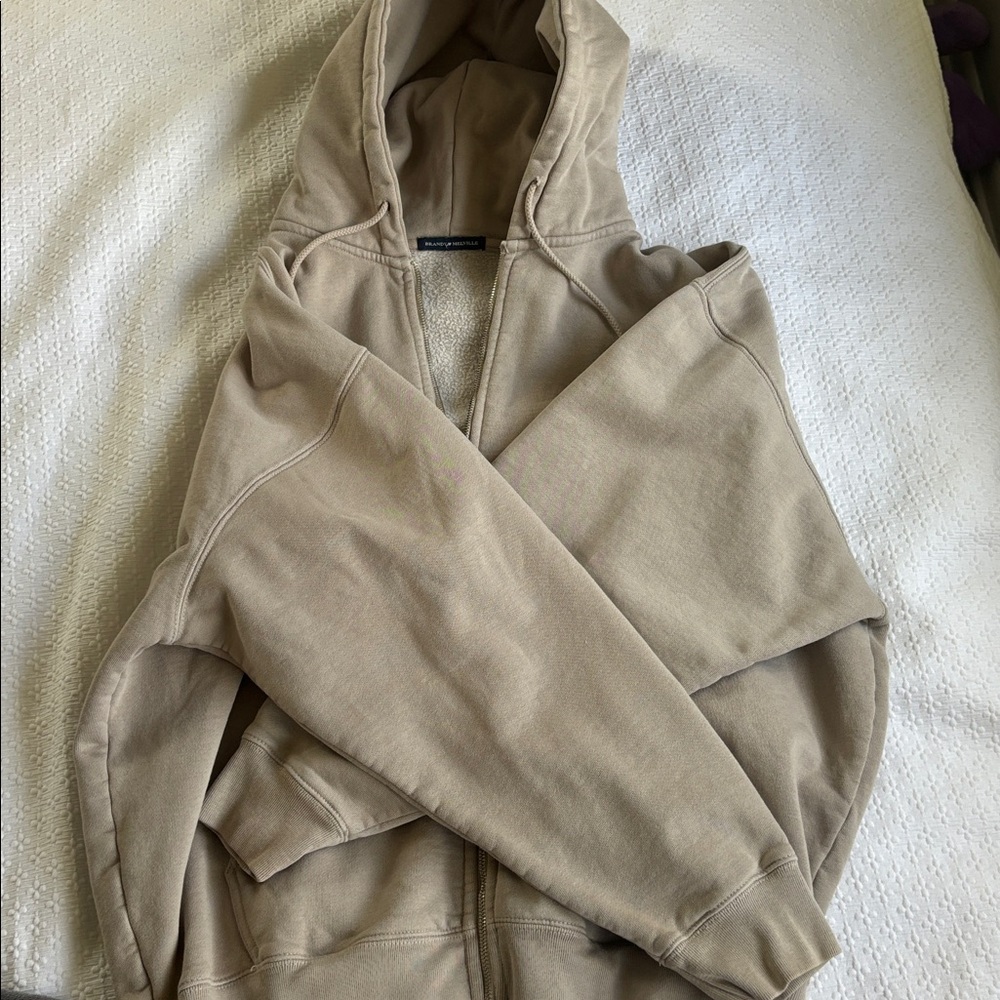 Brandy Melville Beige Hoodie Jacket - Picture 3 of 3